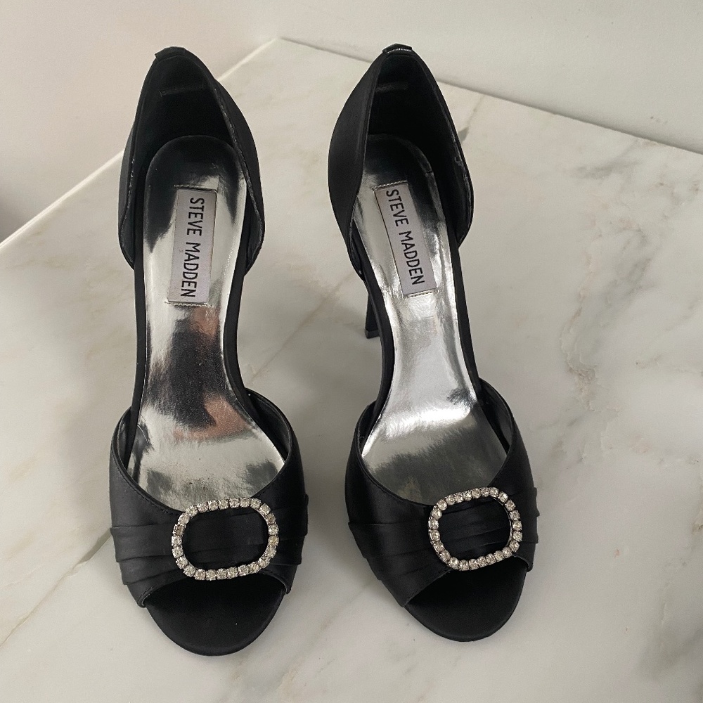 Steve Madden Blk Satin Heels